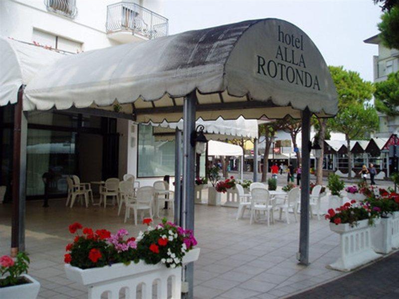 Hotel Alla Rotonda Лидо ди Йезоло Екстериор снимка